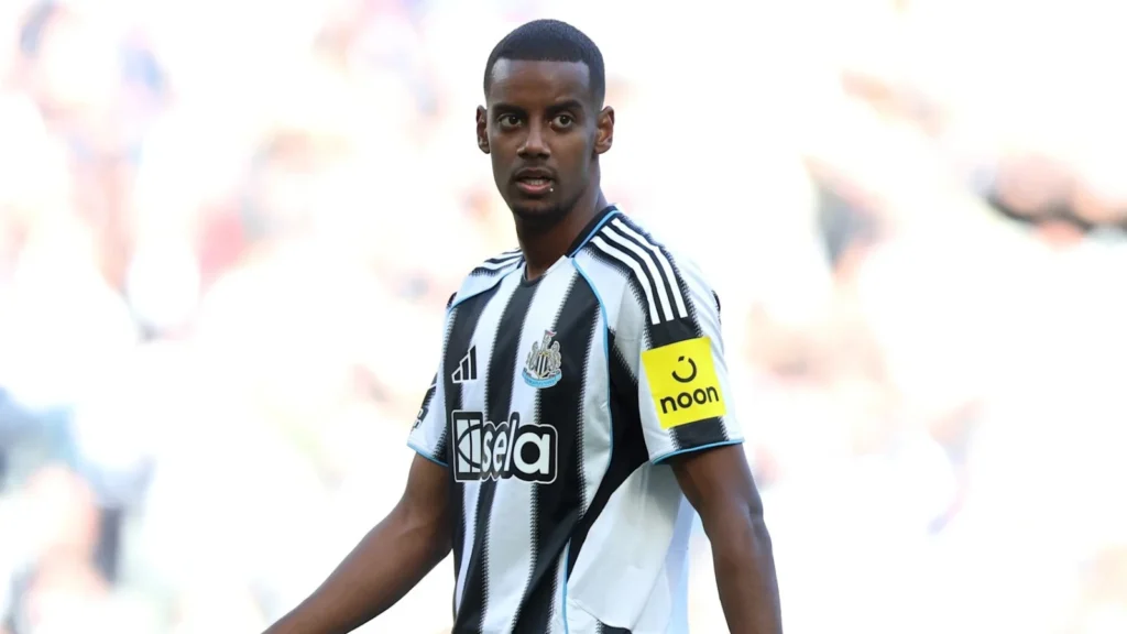 Alexander Isak Kembali ke Newcastle dengan Sorotan Tajam