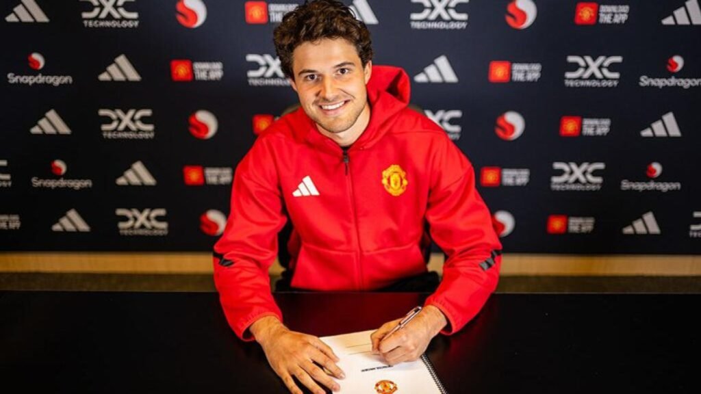 Manchester United Resmi Rekrut Kiper Senne Lammens dari Royal Antwerp